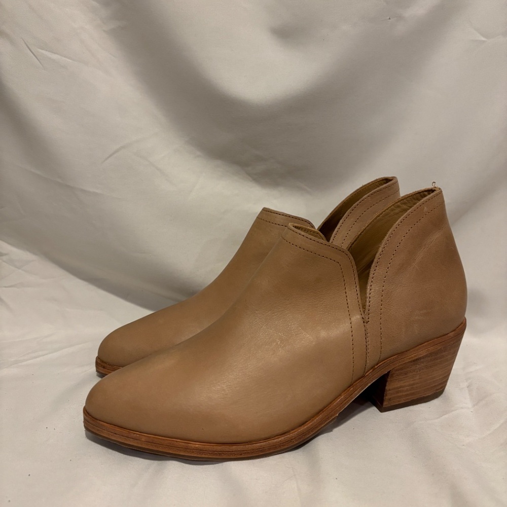 Nisolo Mia Ankle Boots In Almond, Size 7 and 8 and 9.5, NEW!